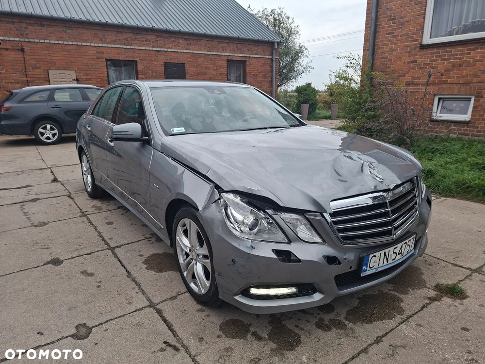 Mercedes-Benz Klasa E 220 CDI BlueEff Avantgarde - 2