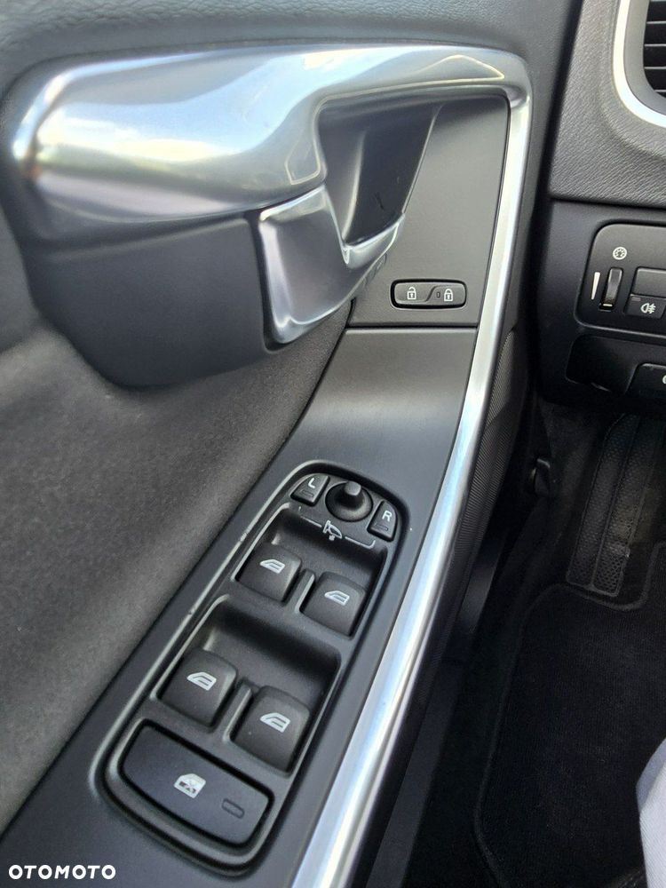 Volvo V60 D3 Momentum - 15