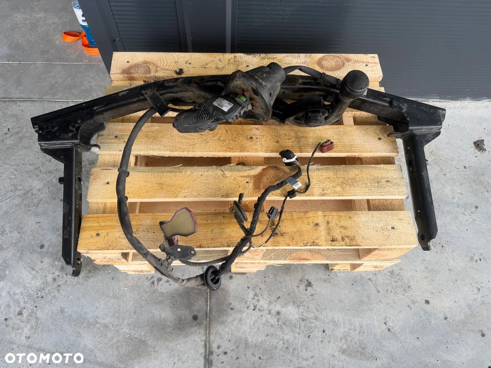 HAK HOLOWNICZY ELEKTRYCZNY AUDI A4 B9 8W0800491M - 1