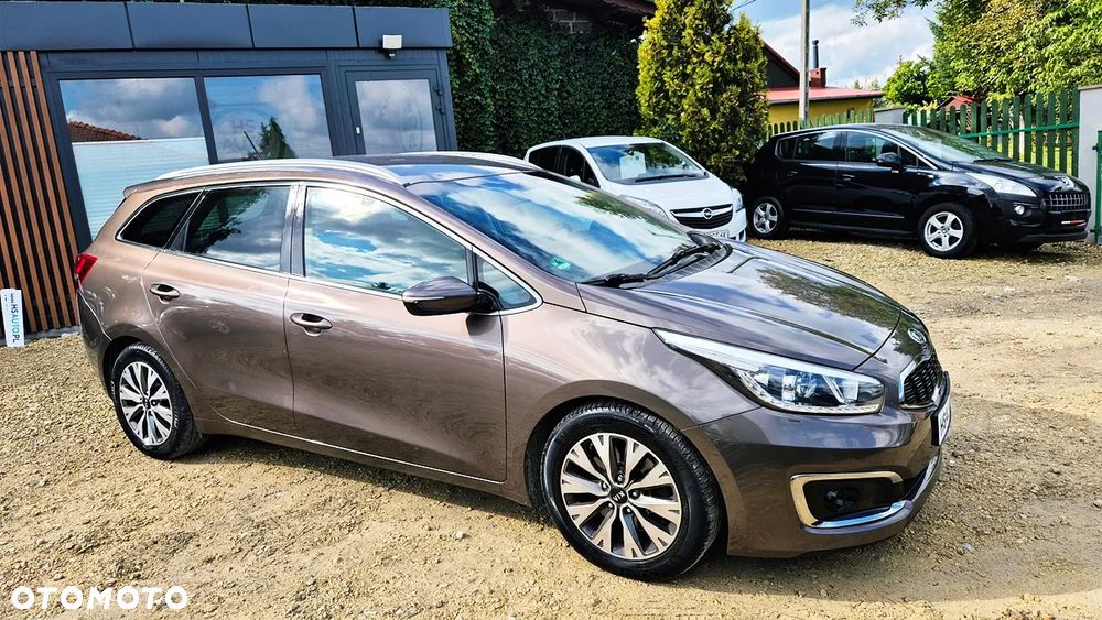 Kia Ceed 1.6 GDI ISG SW Platinum Edition - 8