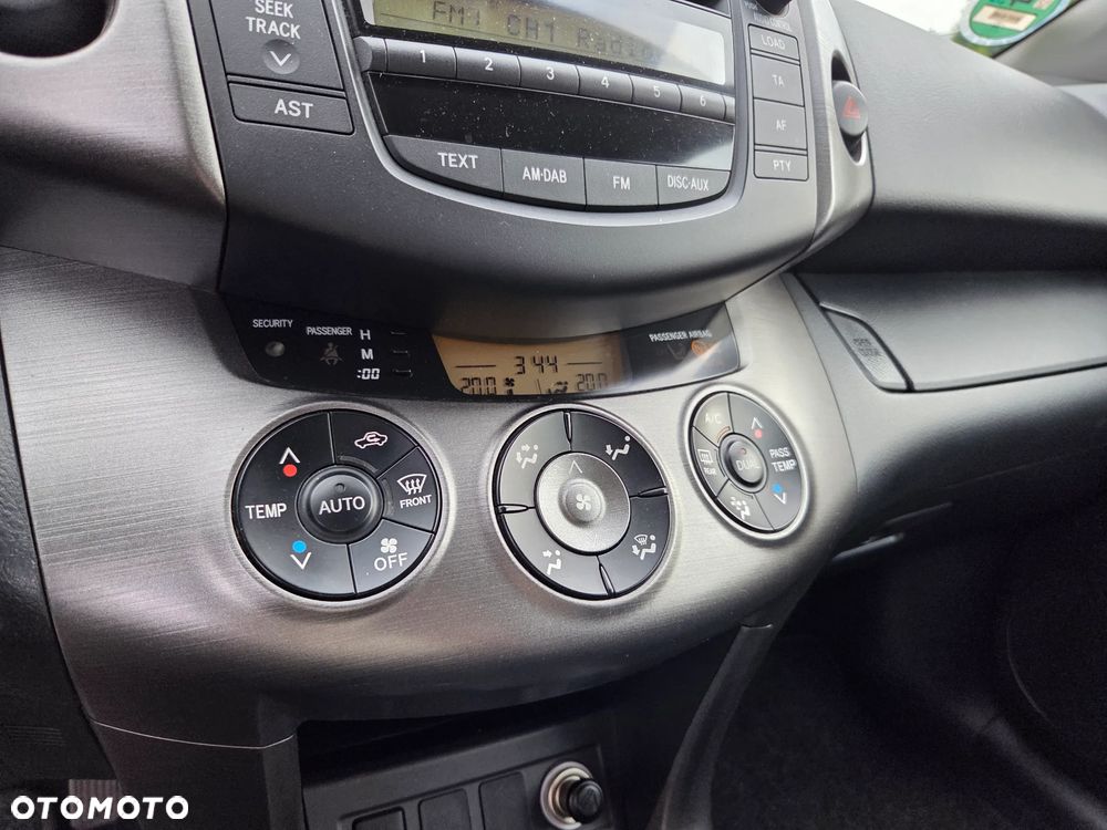 Toyota RAV4 2.0 VVT-i Premium - 13
