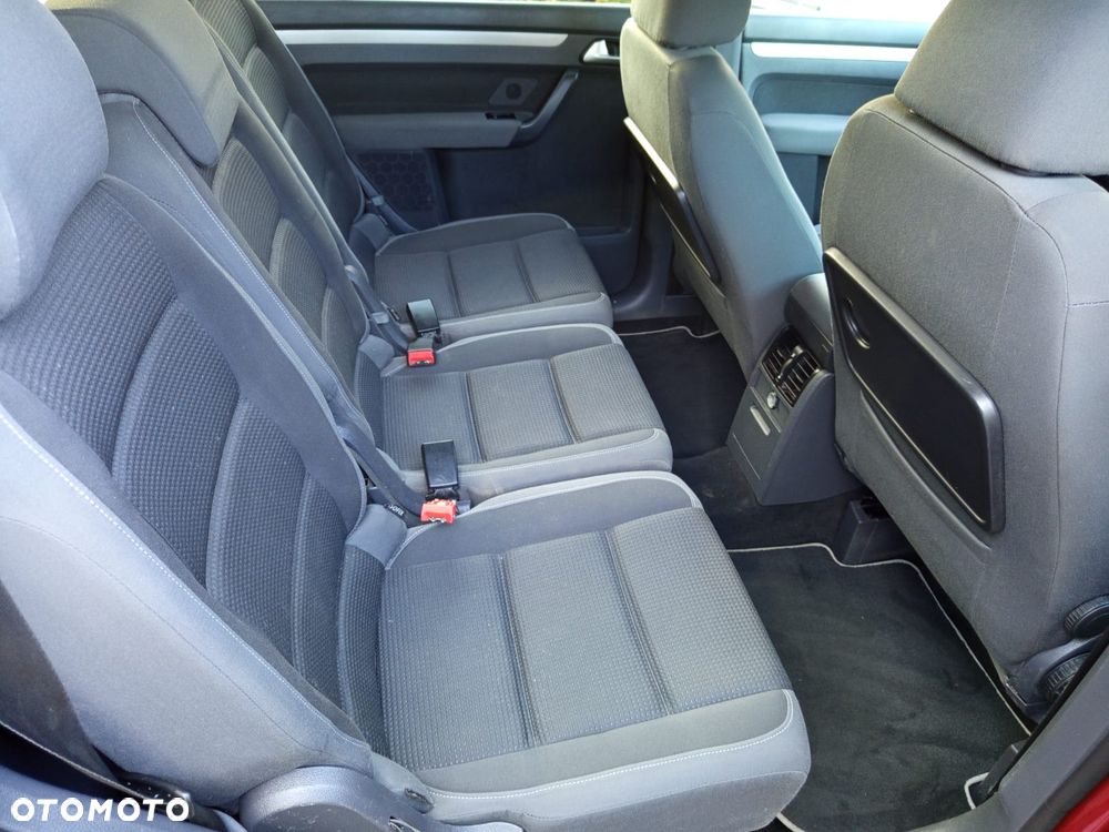 Volkswagen Touran 2.0 TDI DSG Highline - 19