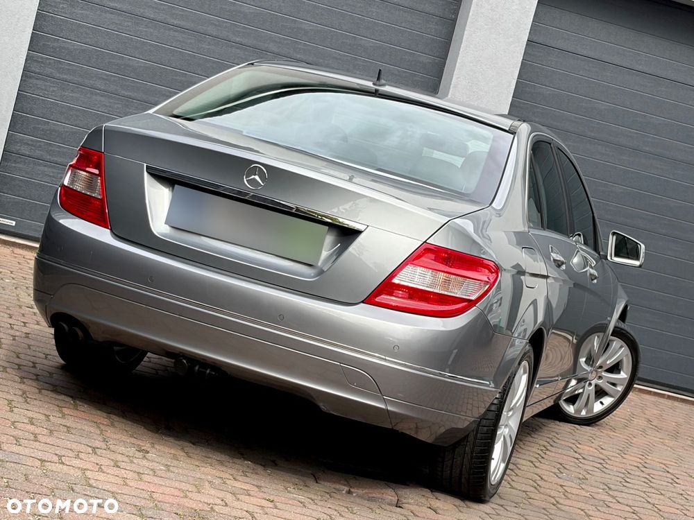 Mercedes-Benz Klasa C 180 Kompressor BlueEFFICIENCY Elegance - 17