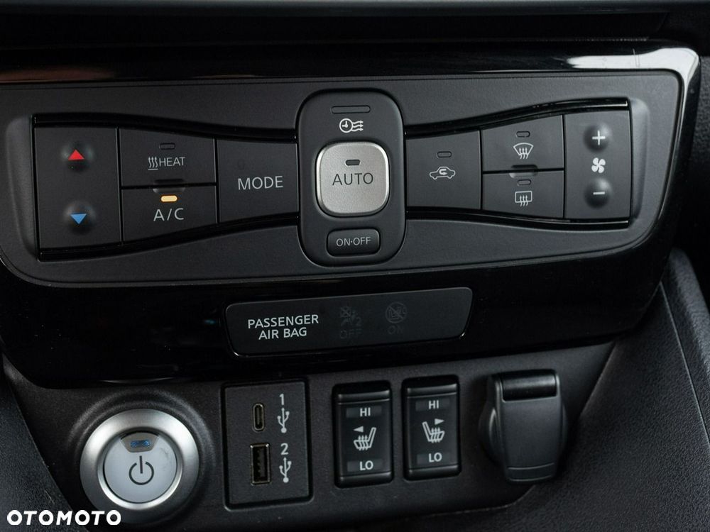 Nissan Leaf 40kWh N-Connecta - 17