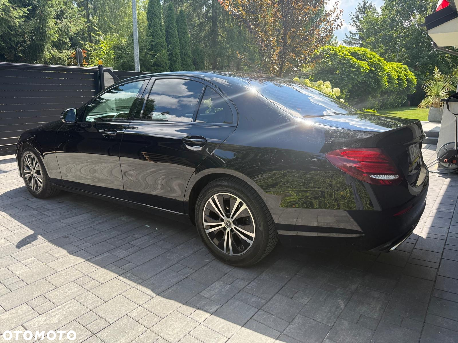 Mercedes-Benz Klasa E 220 d 4-Matic 9G-TRONIC - 4