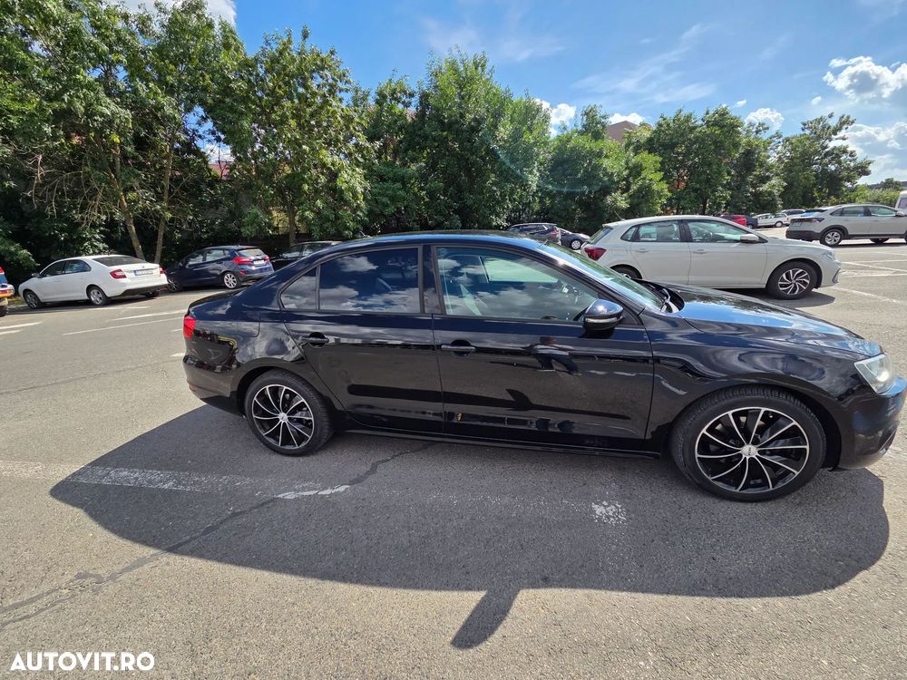 Volkswagen Jetta 1.6 TDI CR DPF Comfortline - 4