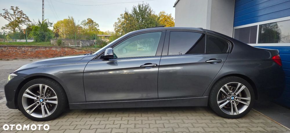 BMW Seria 3 ver-320d-xdrive-sport-line - 6