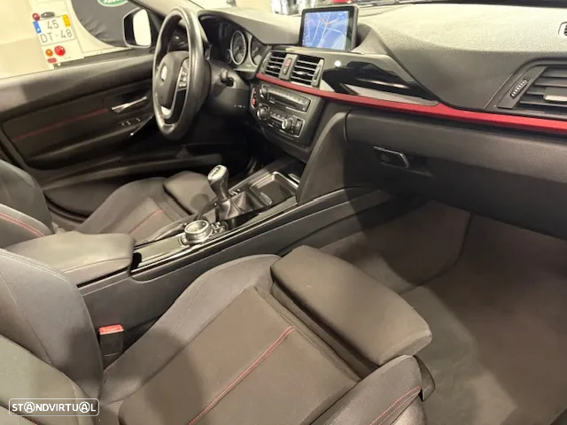 BMW 325 d Touring Blue Peformance Sport Line - 31