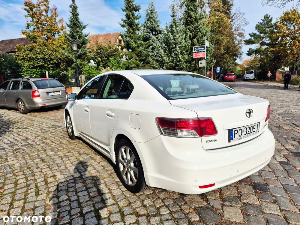 Toyota Avensis 2011 photo 3
