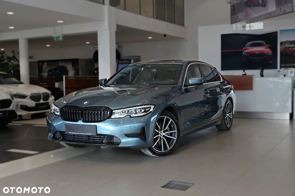 BMW Seria 3 330i xDrive Sport Line - 1