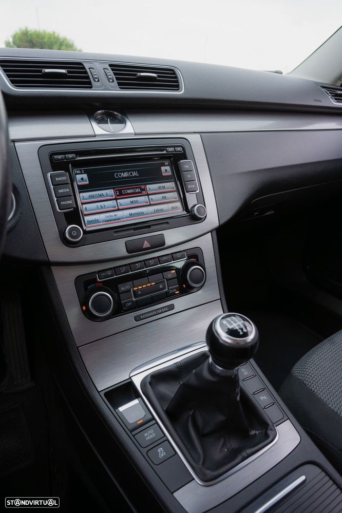 VW Passat 1.6 TDI Confortline BM - 33