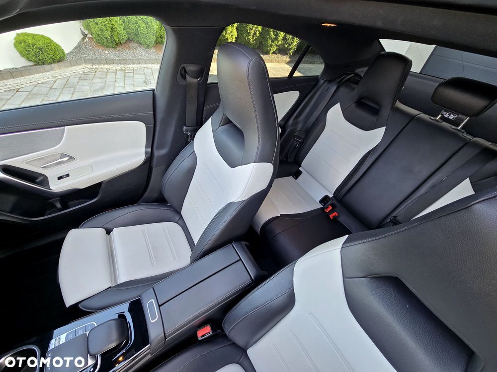 Mercedes-Benz CLA 220 AMG Line 7G-DCT - 18