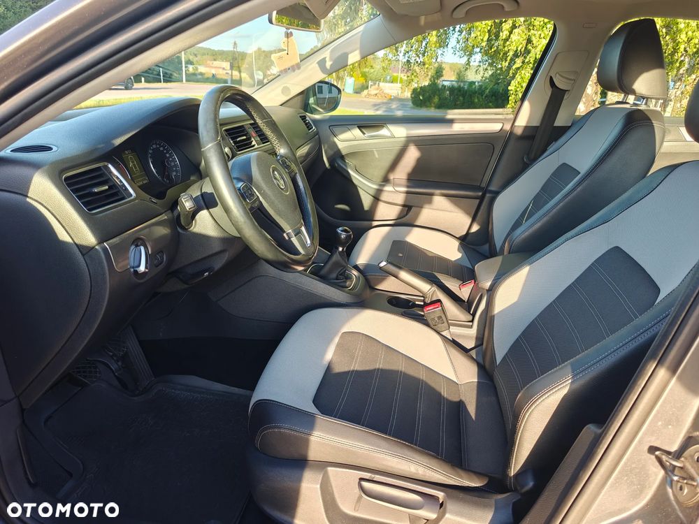 Volkswagen Jetta 1.4 TSI Highline - 9