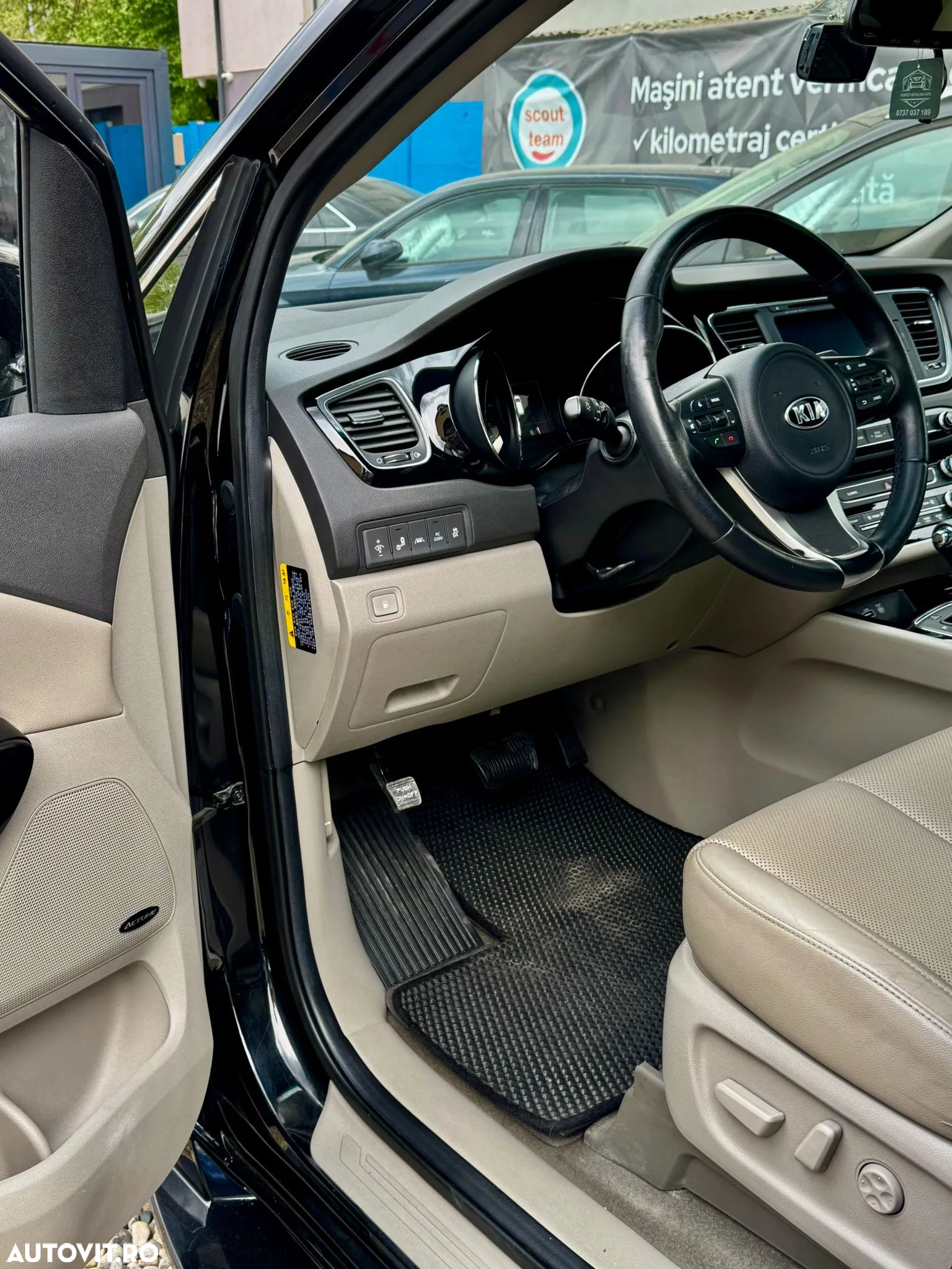 Kia Carnival - 40