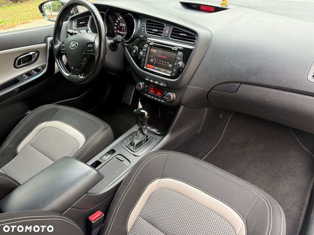 Kia Ceed - 27
