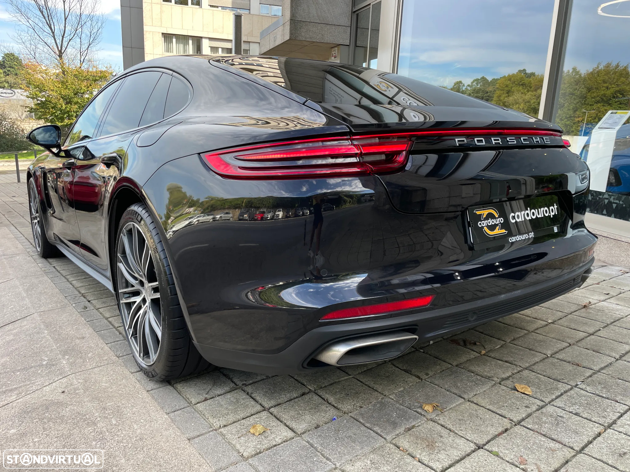 Porsche Panamera 4 E-Hybrid - 5
