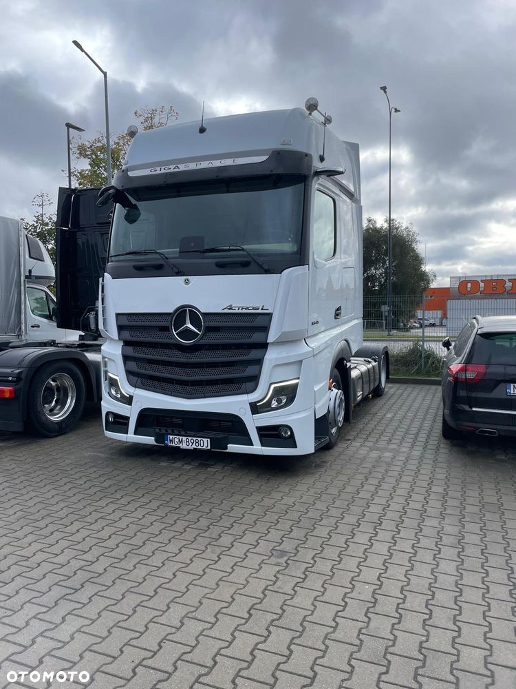 Mercedes-Benz ACTROS - 3