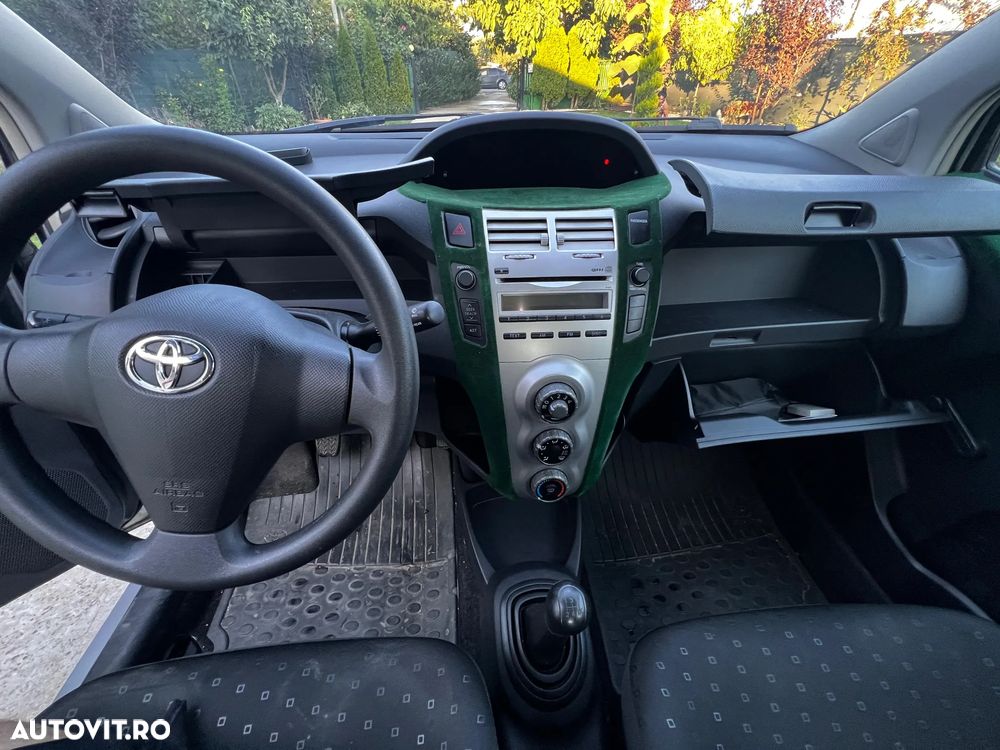 Toyota Yaris 1.0 Terra - 10