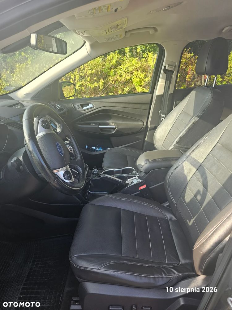 Ford Escape 2.0 EcoBoost AWD Titanium - 9