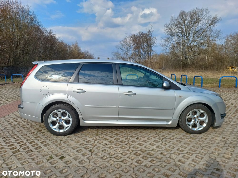 Ford Focus 2.0 TDCi DPF Sport - 6