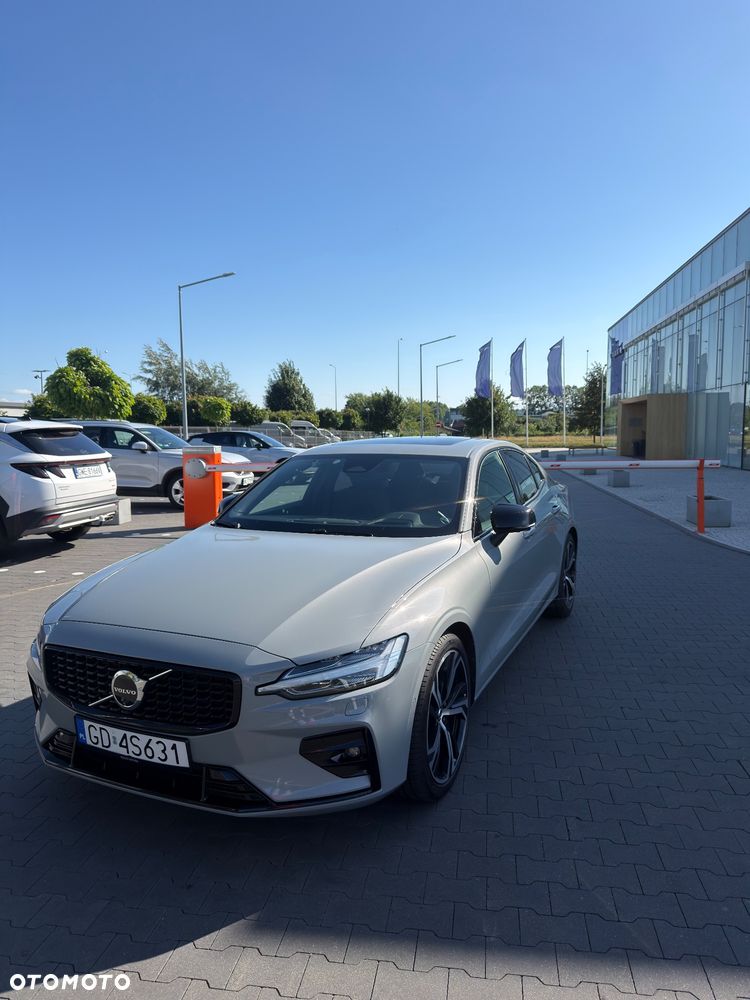 Volvo S60 B5 B AWD Plus Dark - 2