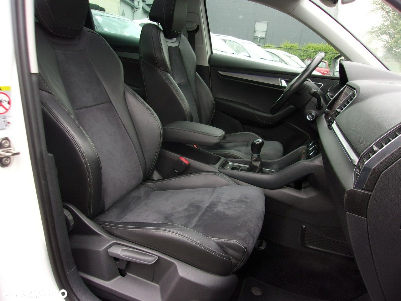 Skoda Karoq 1.5 TSI ACT 4x2 Style - 24