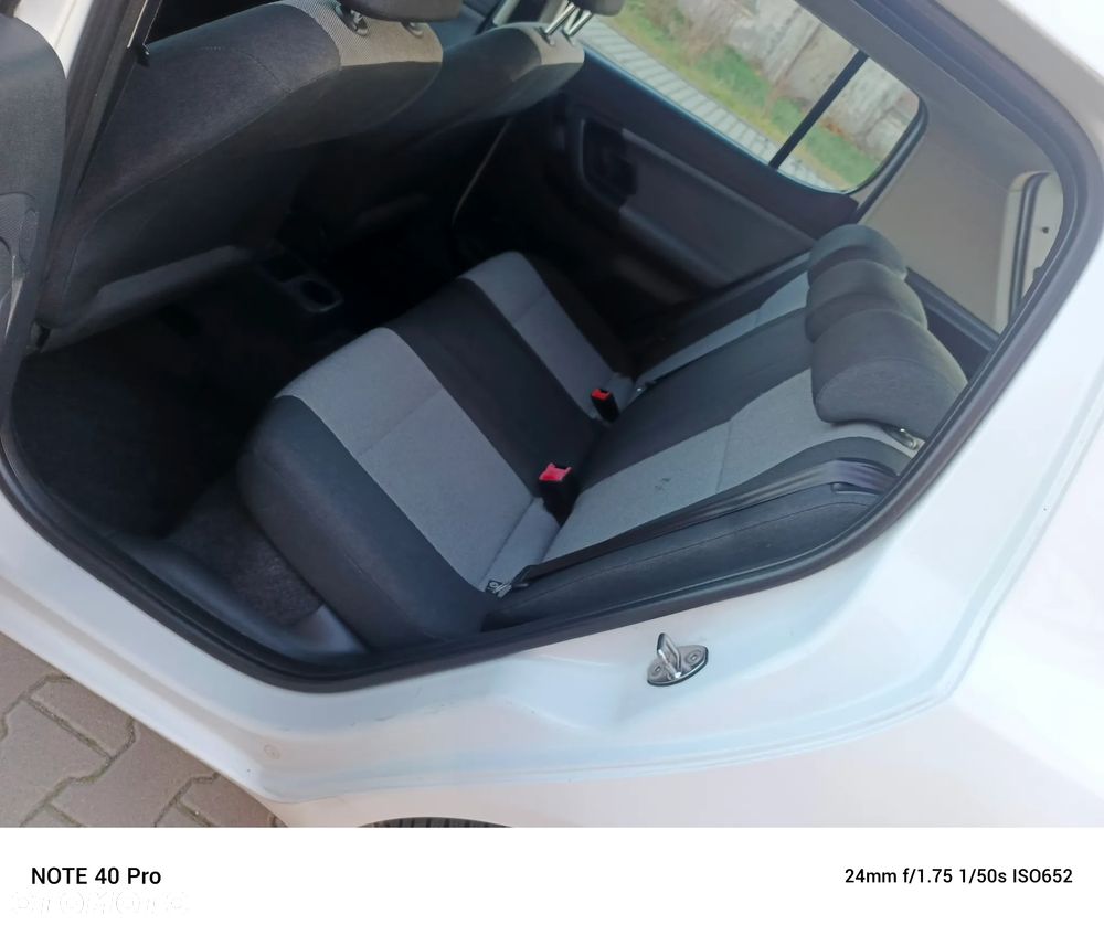 Skoda Fabia 1.2 HTP Active - 21