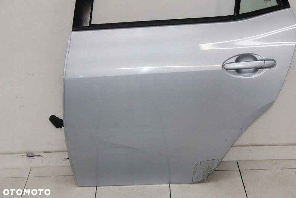 DRZWI LEWE TYLNE LEWY TYŁ TOYOTA AURIS I 2006R- 8S1 - KOD LAKIERU - 7