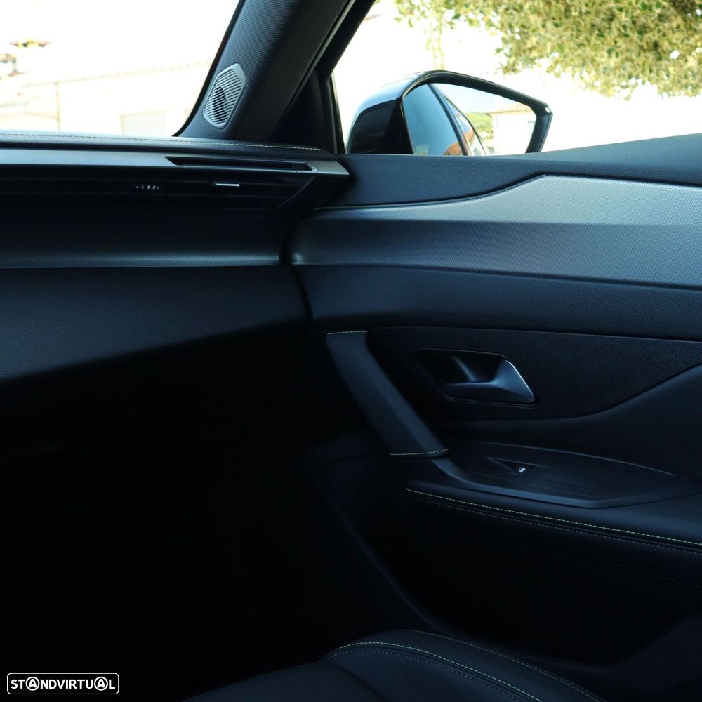 Peugeot 408 1.2 PureTech GT EAT8 - 26
