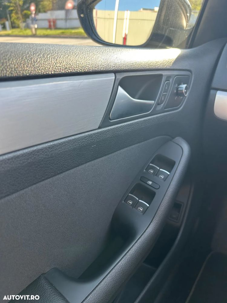 Volkswagen Jetta 1.4 Hybrid DSG Comfortline - 13