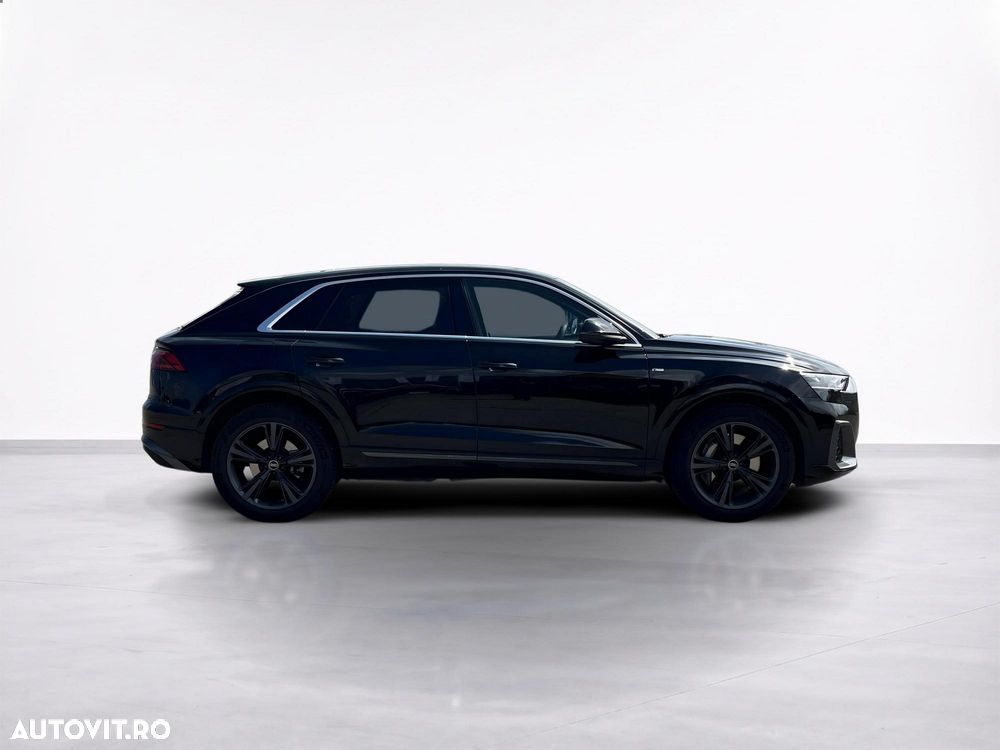 Audi Q8 - 8