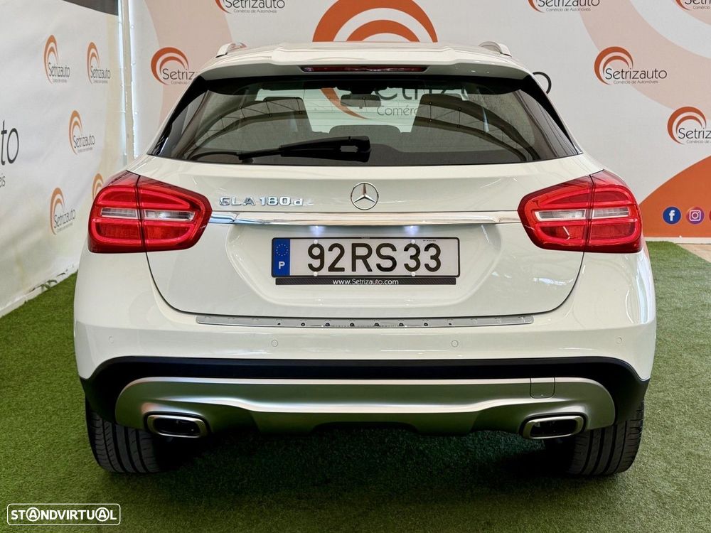 Mercedes-Benz GLA 180 d Urban - 17