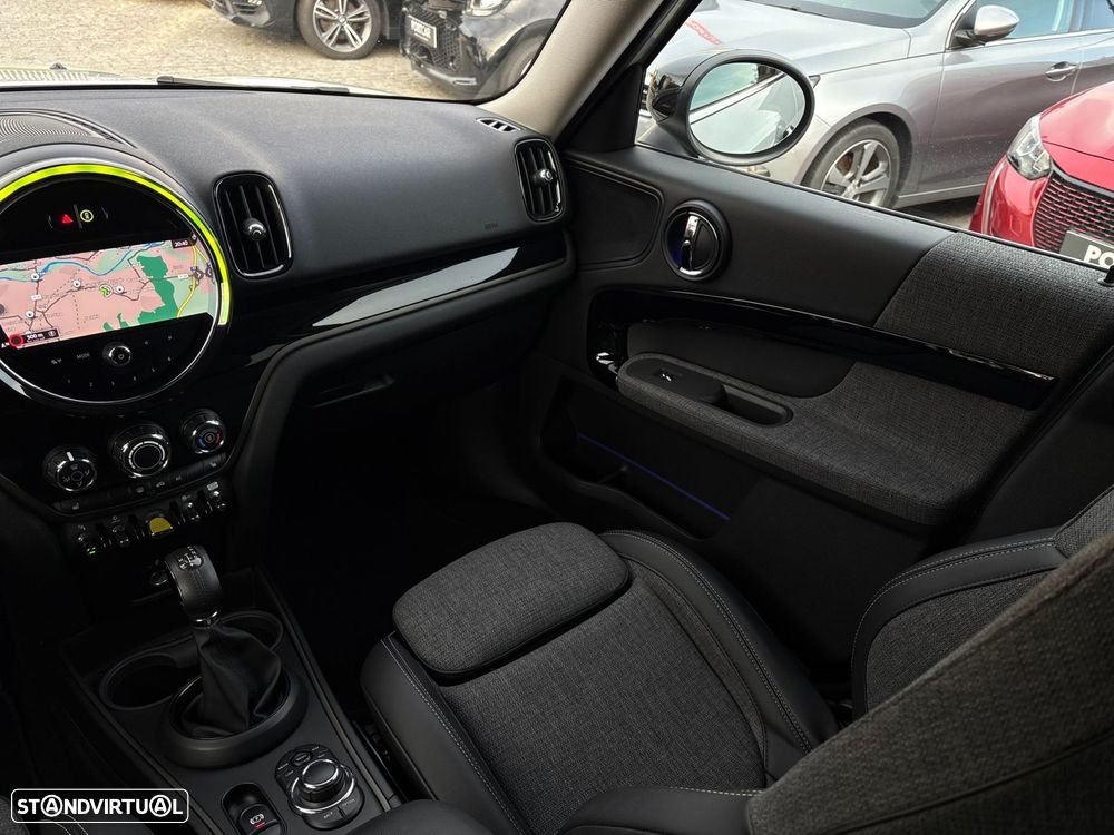 MINI Countryman Cooper SE Premium Classic Auto - 26