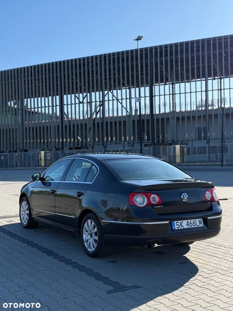 Volkswagen Passat 1.8 TSI Comfortline - 9