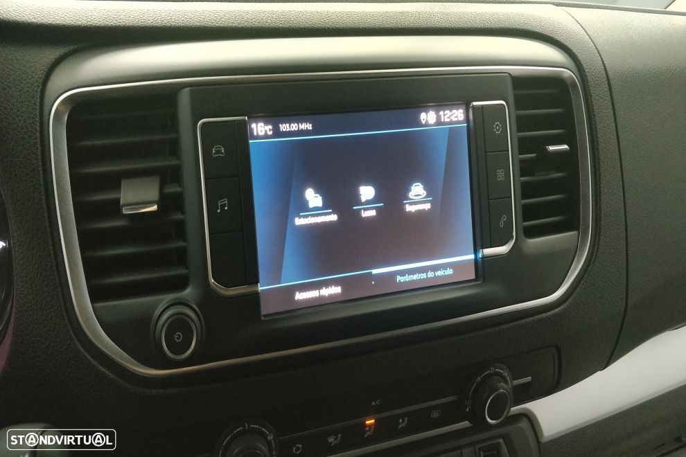 Peugeot Traveller - 19