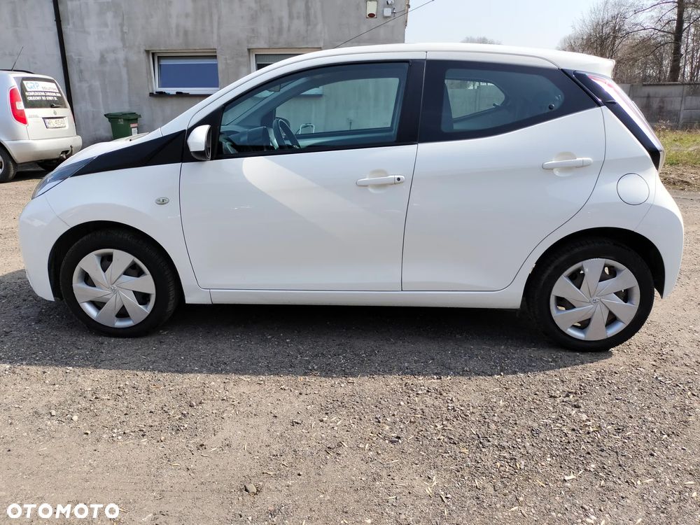 Toyota Aygo x-clusiv - 2