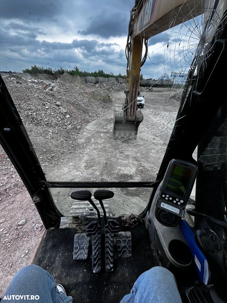 Caterpillar 323 D SA - 14