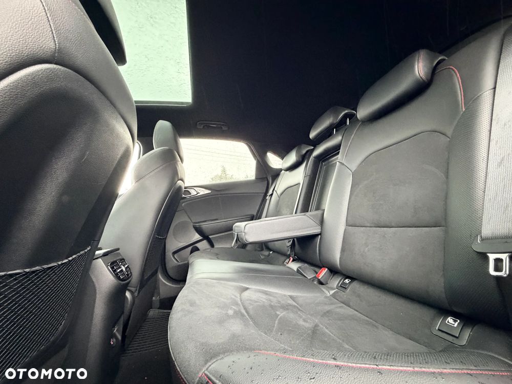 Kia Ceed 1.6 T-GDI GT DCT - 29