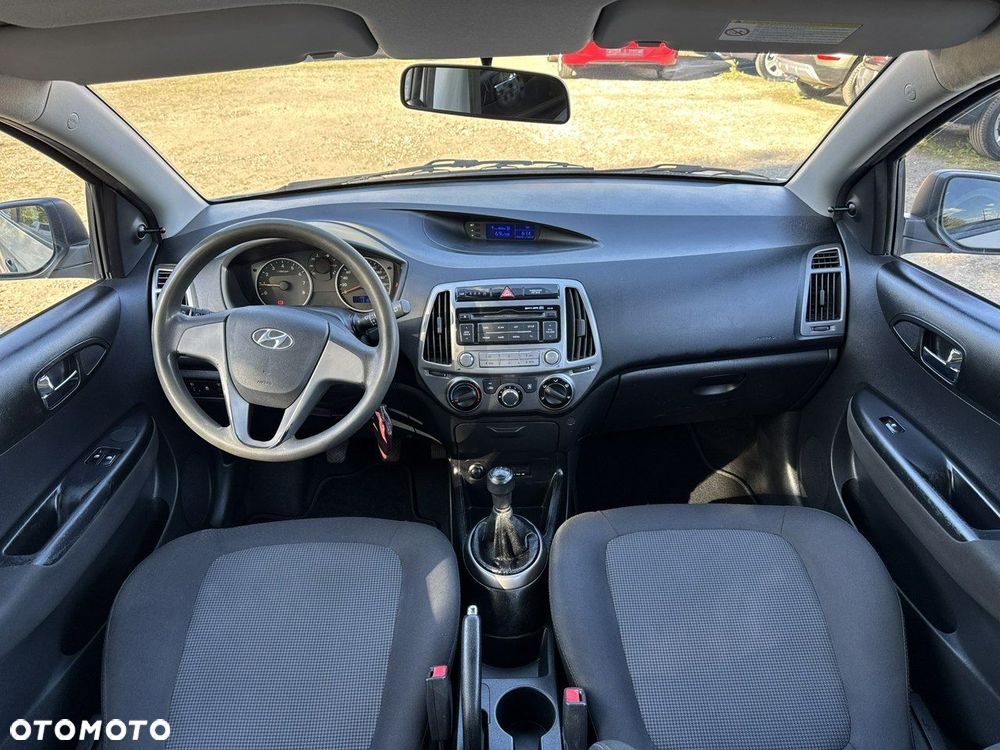 Hyundai i20 - 16