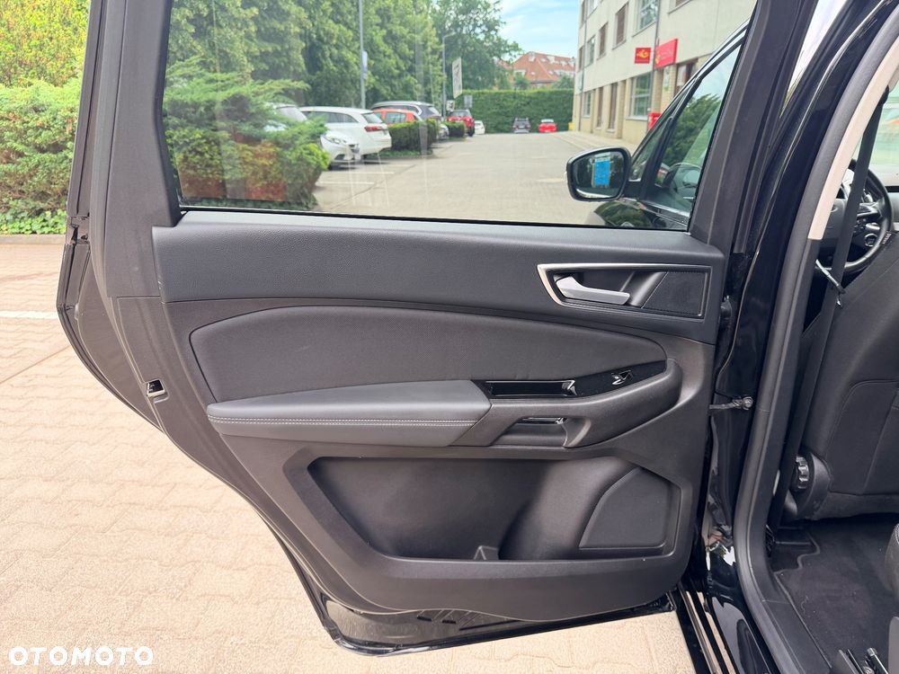 Ford S-Max - 21