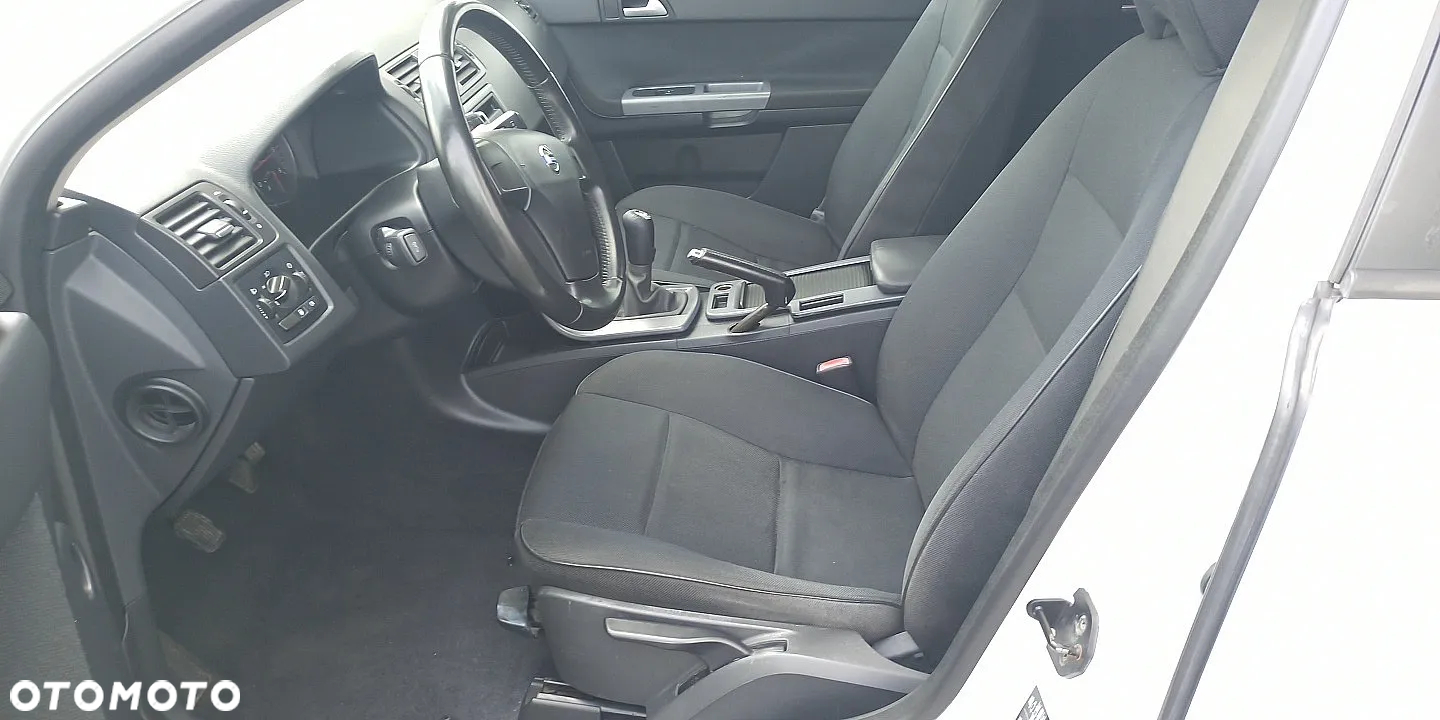 Volvo V50 D2 - 17