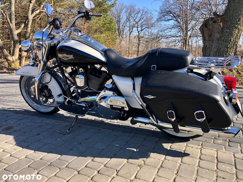 Harley-Davidson Touring Road King - 16