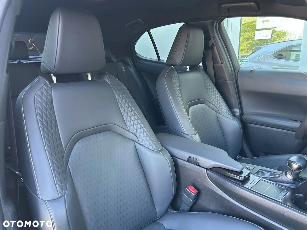 Lexus UX 200 GPF F Impression 2WD - 18