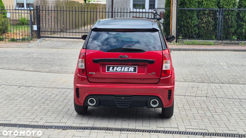 Ligier JS50 - 18