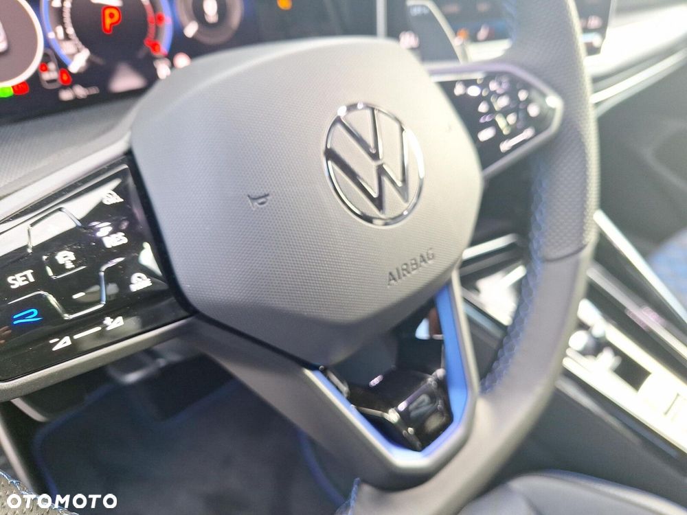 Volkswagen Golf - 22