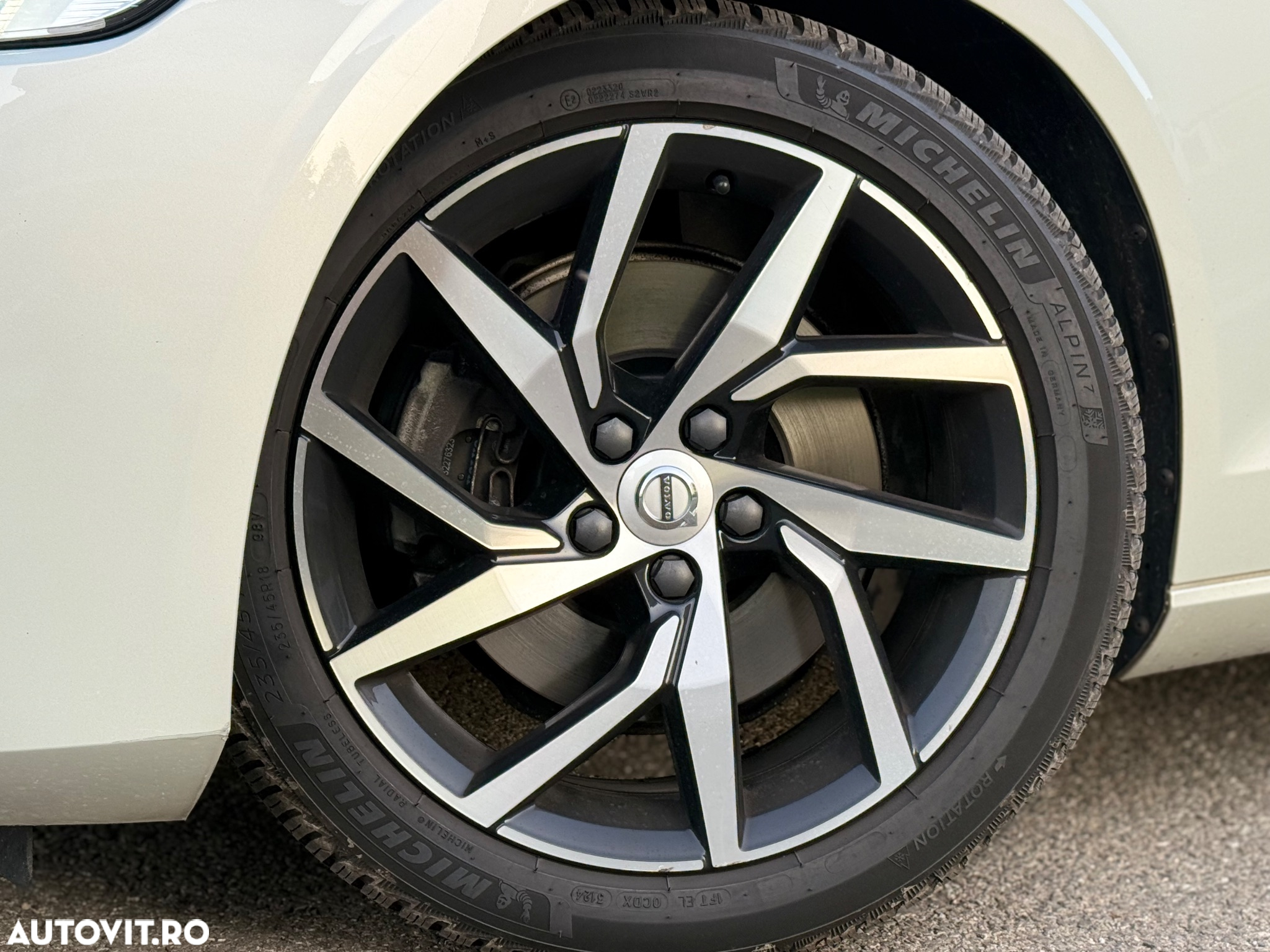 Volvo S60 T4 R-Design - 38