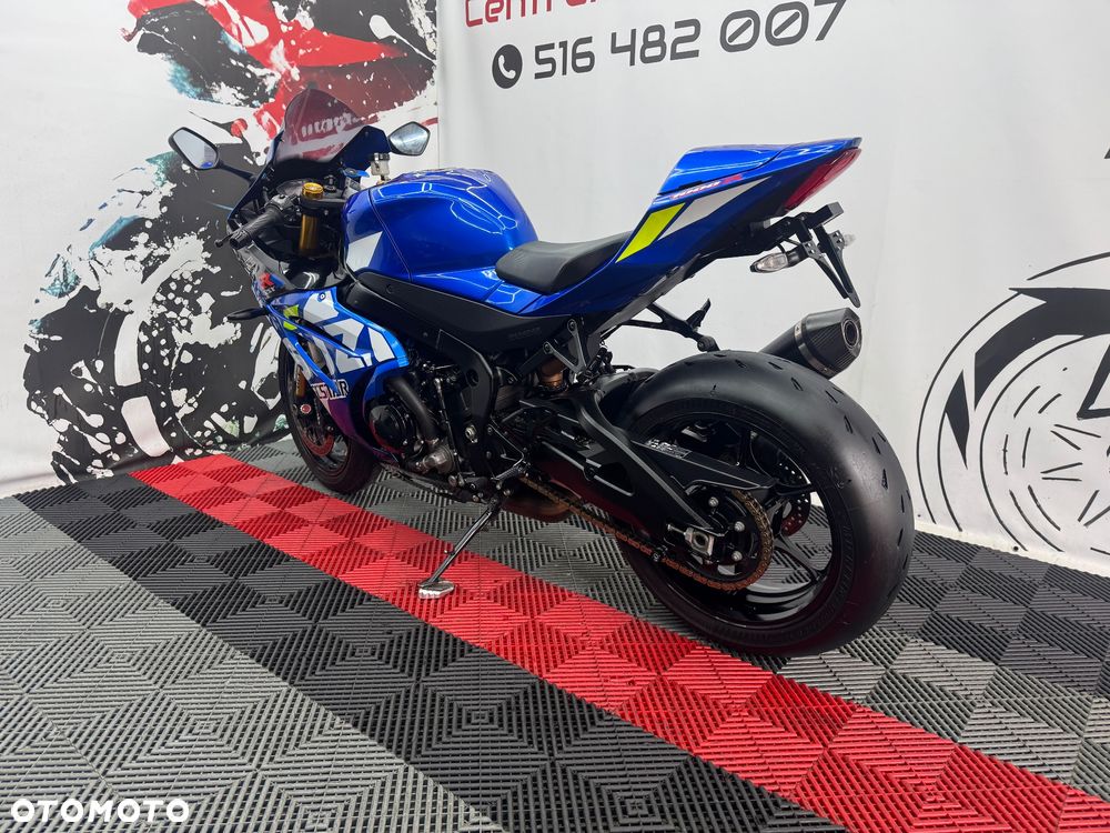 Suzuki GSX-R - 6