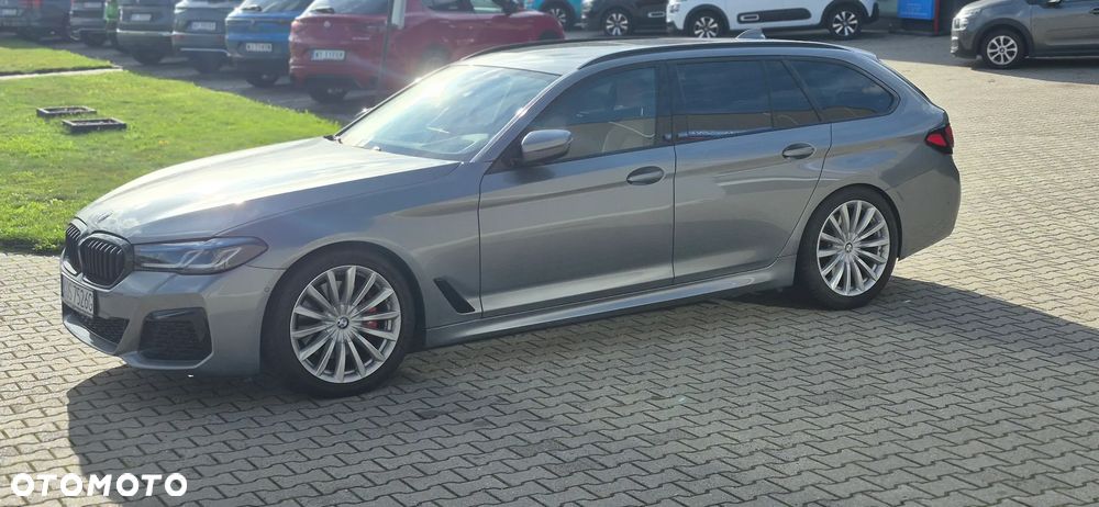 BMW Seria 5 520d xDrive Touring M Sport Edition - 2