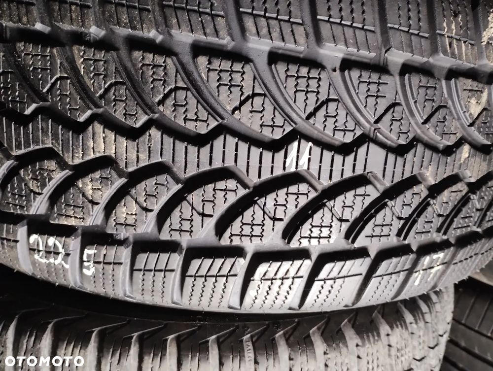Bridgestone 225/50/17 nr 11 - 1