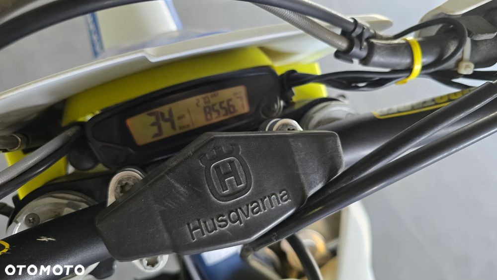 Husqvarna FE - 22
